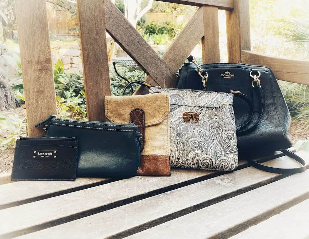 proportional size display of wallets and purses