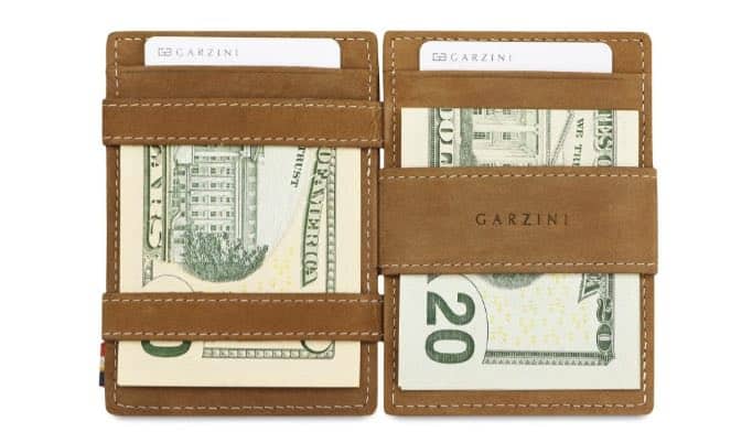 Garzini Essenziale magic wallet open