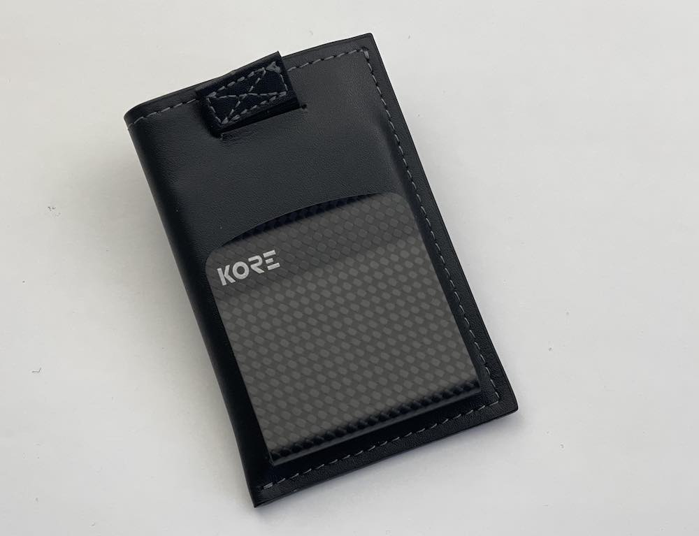 Kore Slim showing removable carbon fiber money clip