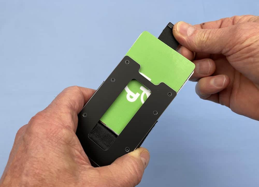 aviator wallet showing how to pull the pull tab