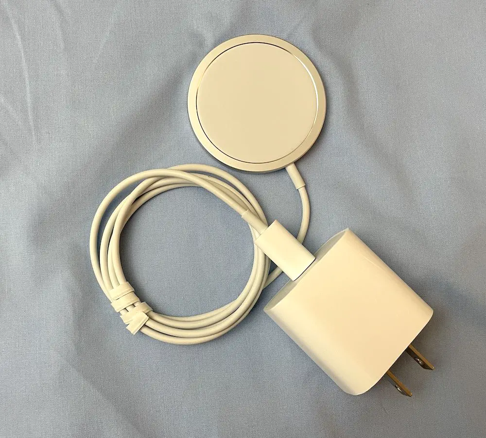 Apple MagSafe wireless charger