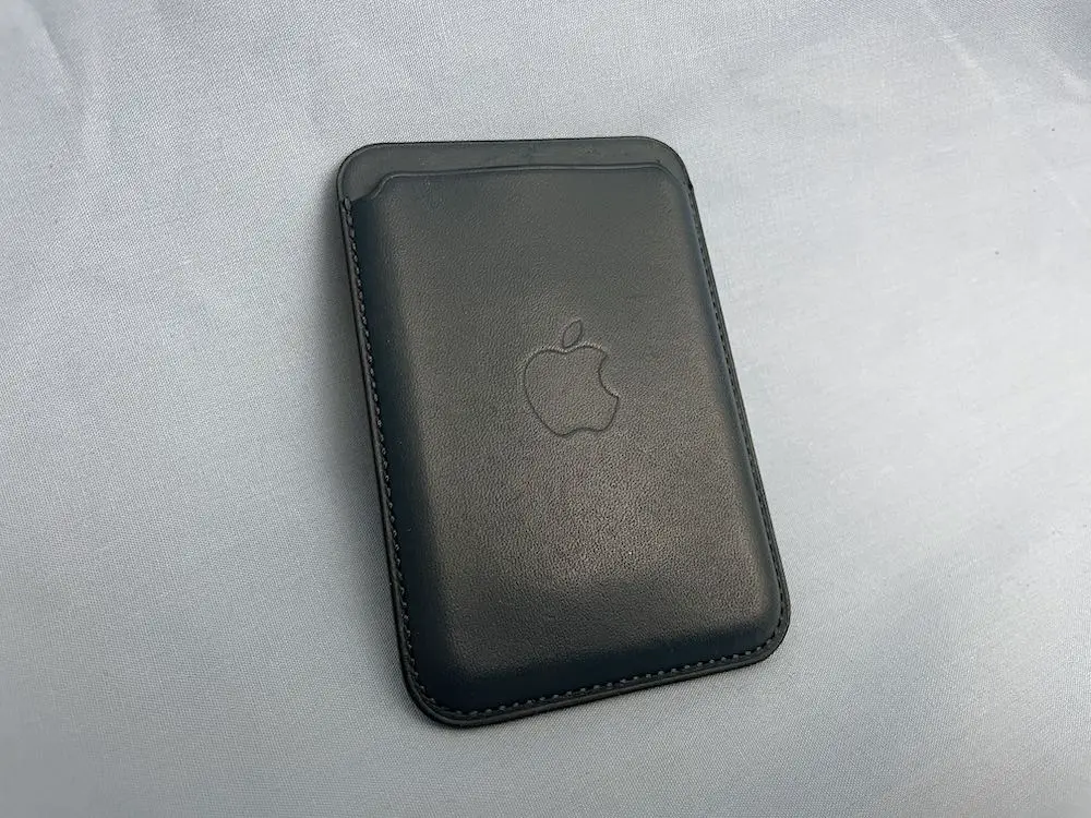 Apple MagSafe wallet