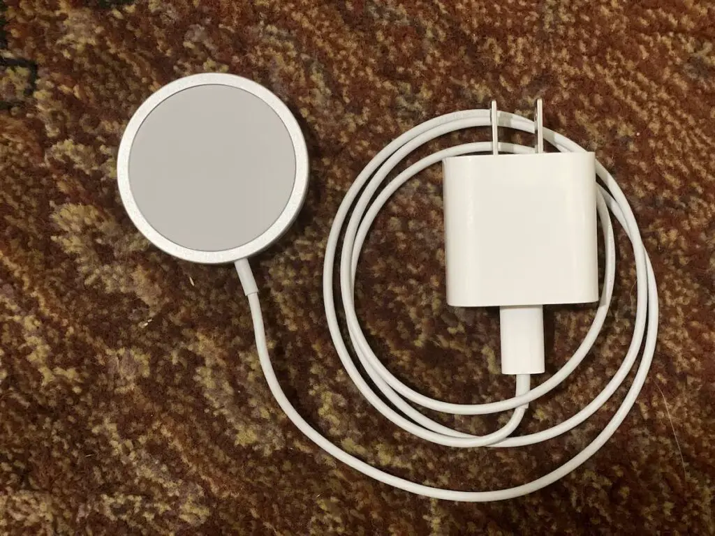 Apple MagSafe charger and Power adapter