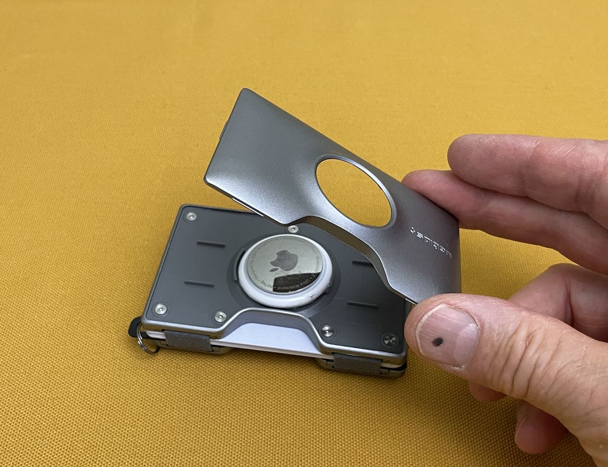 7 Best AirTag Wallets for 2023 Slim, Smart, and Trackable
