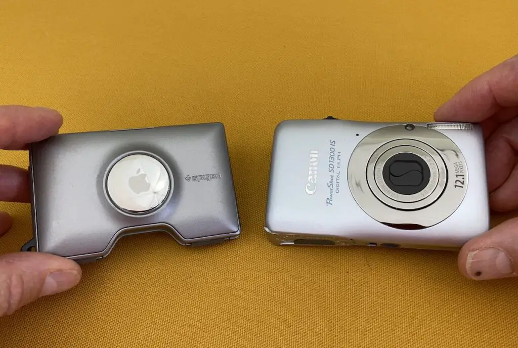 Spigen AirTag Wallet S and camera