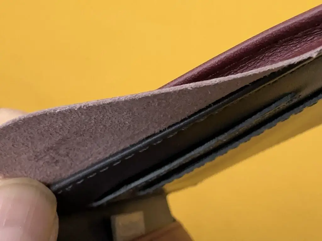 Bellroy Note Sleeve closeup of leather thickness