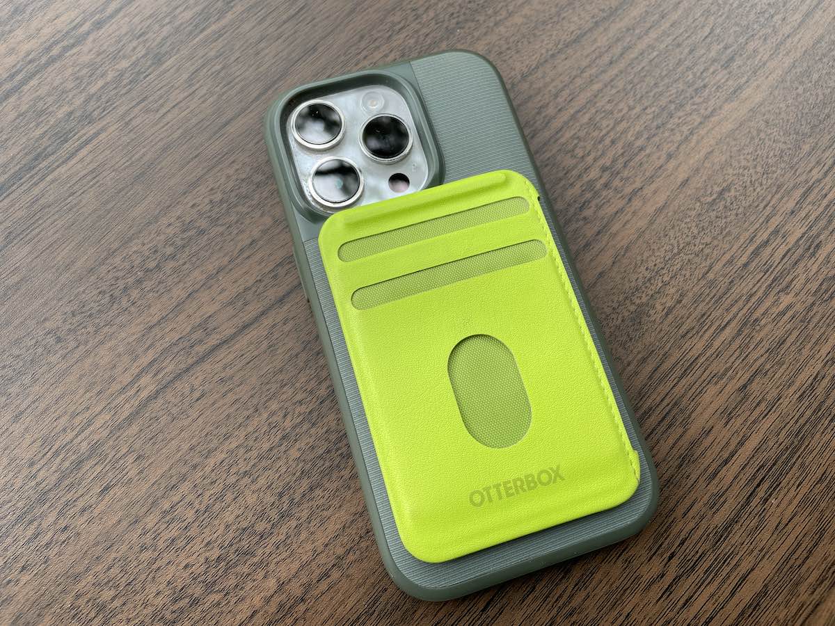 otterbox wallet on phone no cards